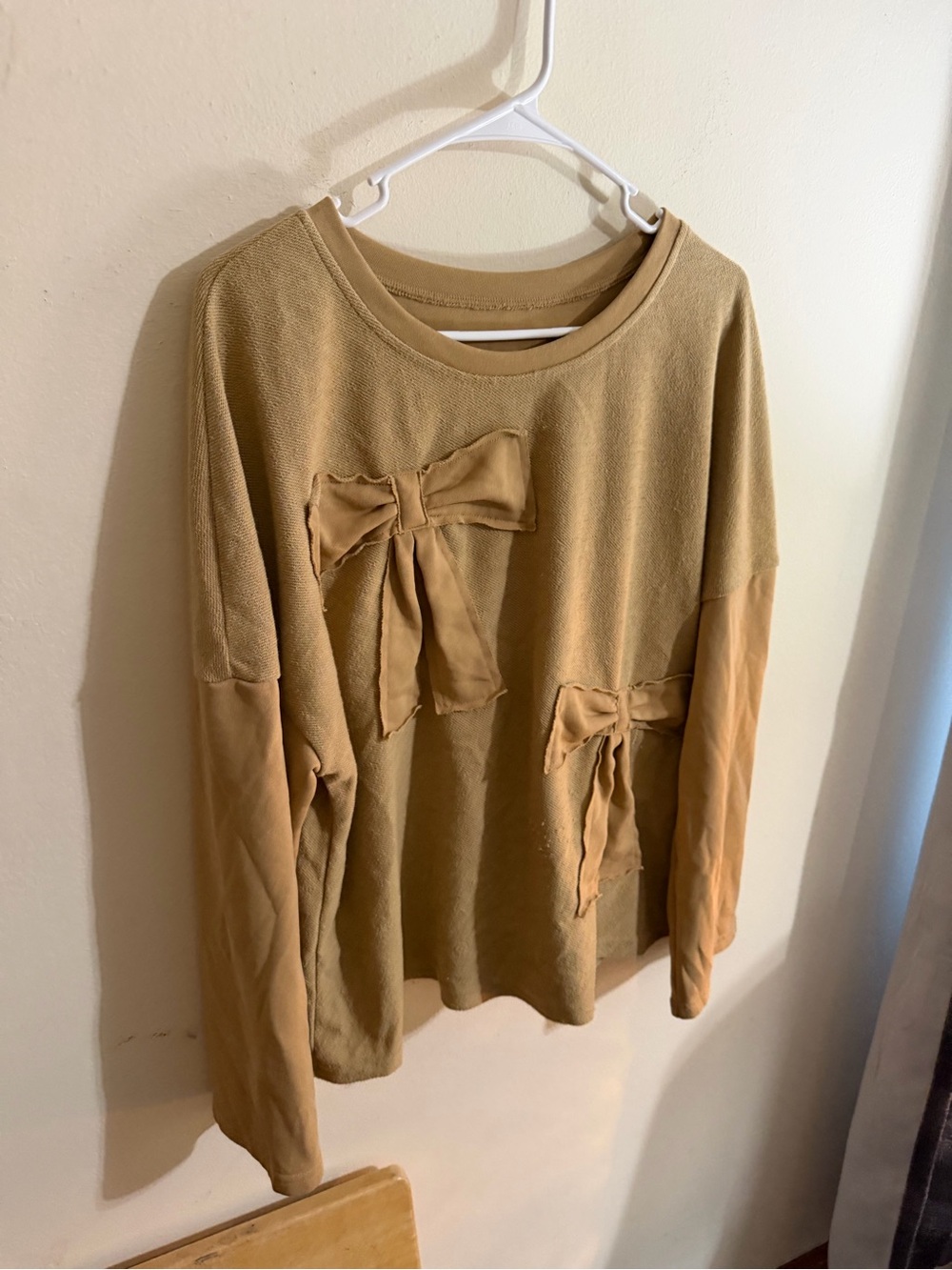 Easel Size Large Women’s Long Sleeve Bow Accent Tan Sweater